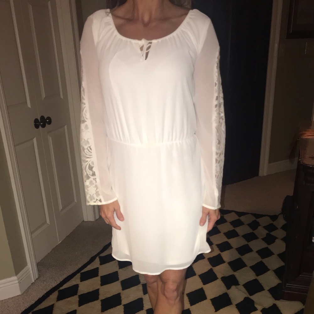 Beautiful cream, lace detail dress